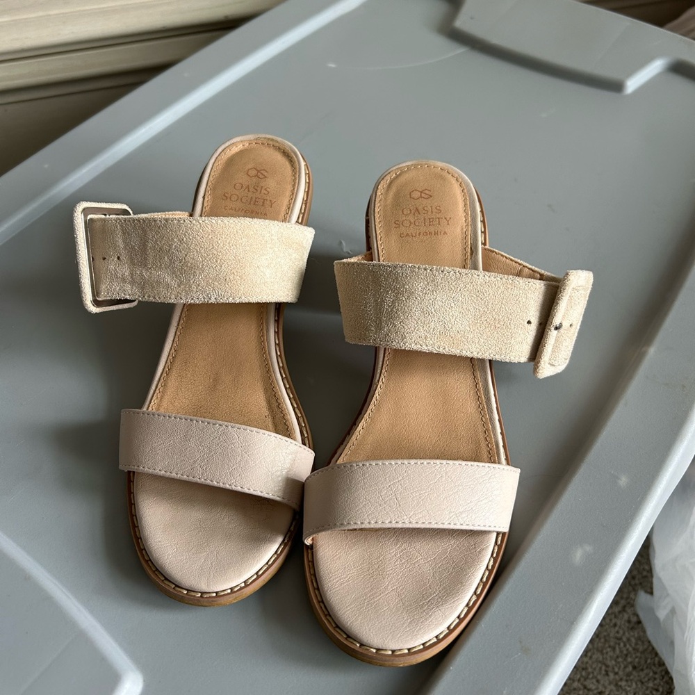 Sandals - Picture 2 of 3